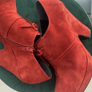 Sacha London platform bootie, red suede, size 9